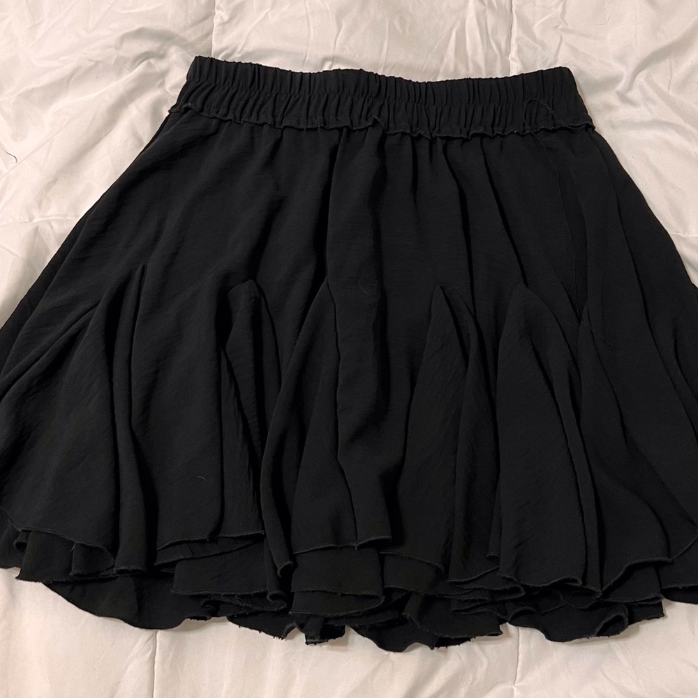 High waist black twirly skirt